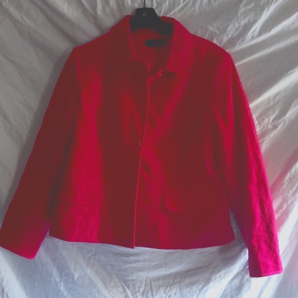 Talbots short coat . Fuschia.  Quilted. Pockets. Wonderful button details. 14.